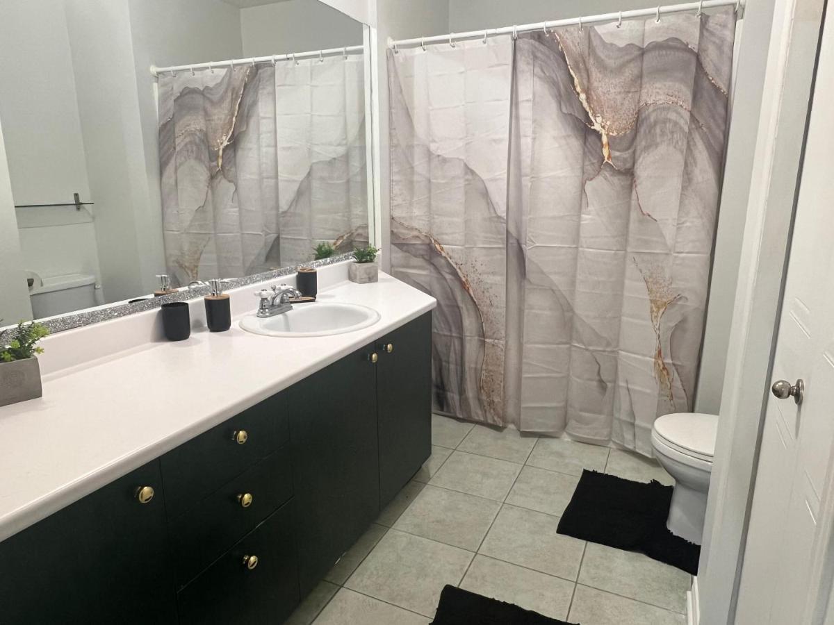 Amazing 4-Bedrooms Montréal Extérieur photo