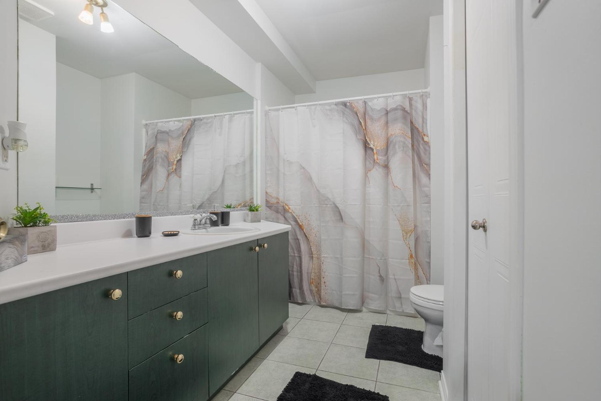 Amazing 4-Bedrooms Montréal Extérieur photo